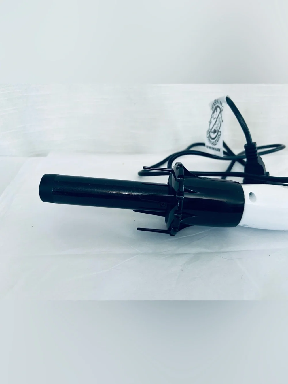NWOT Kiss Instawave Automatic White and Black 1